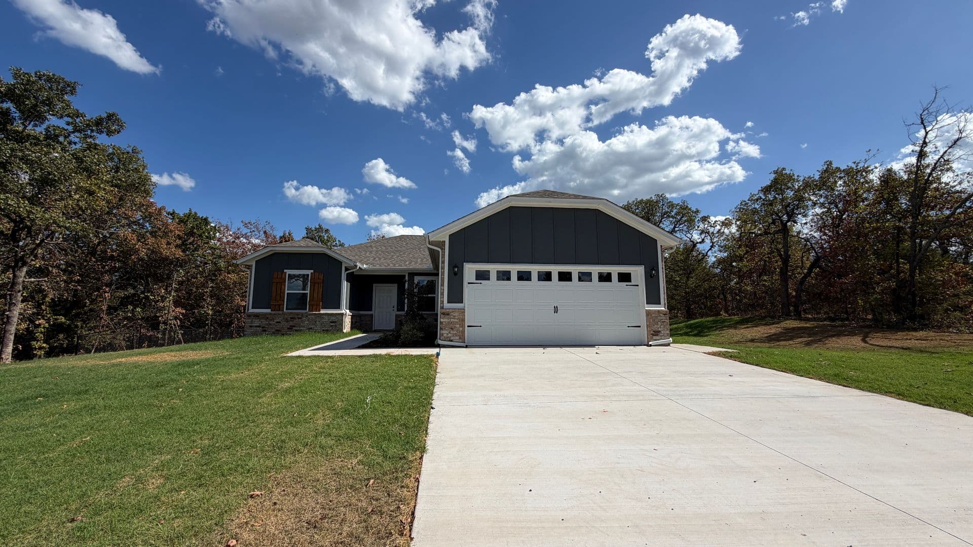 Newalla House: 17630 Blackhawk Court