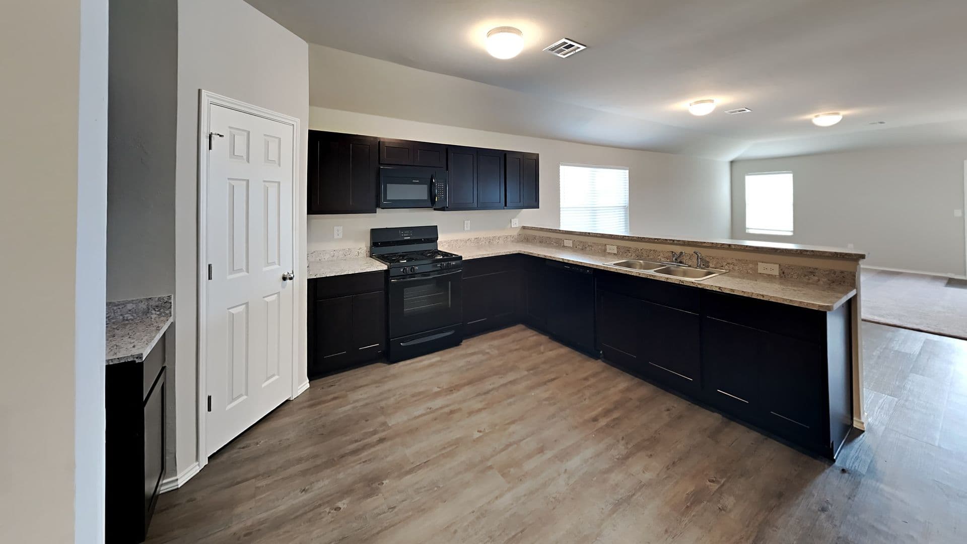 Yukon House: 9905 Rattlesnake Lane