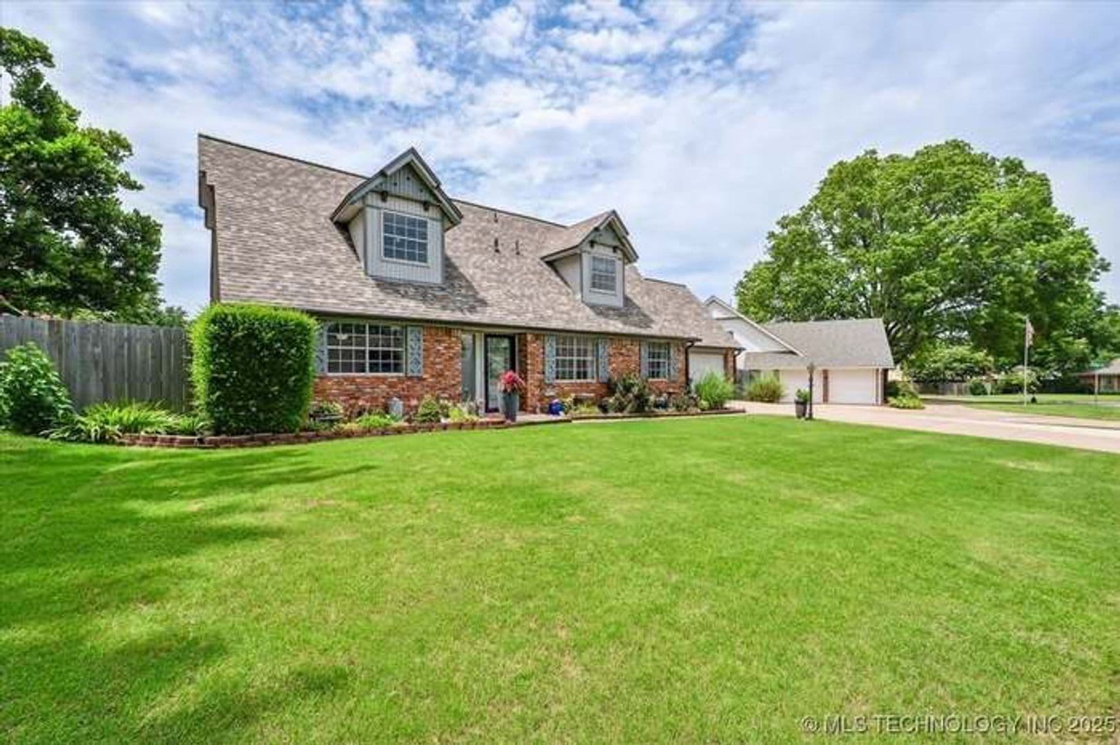 Tulsa House: 6310 S 72nd Pl E.