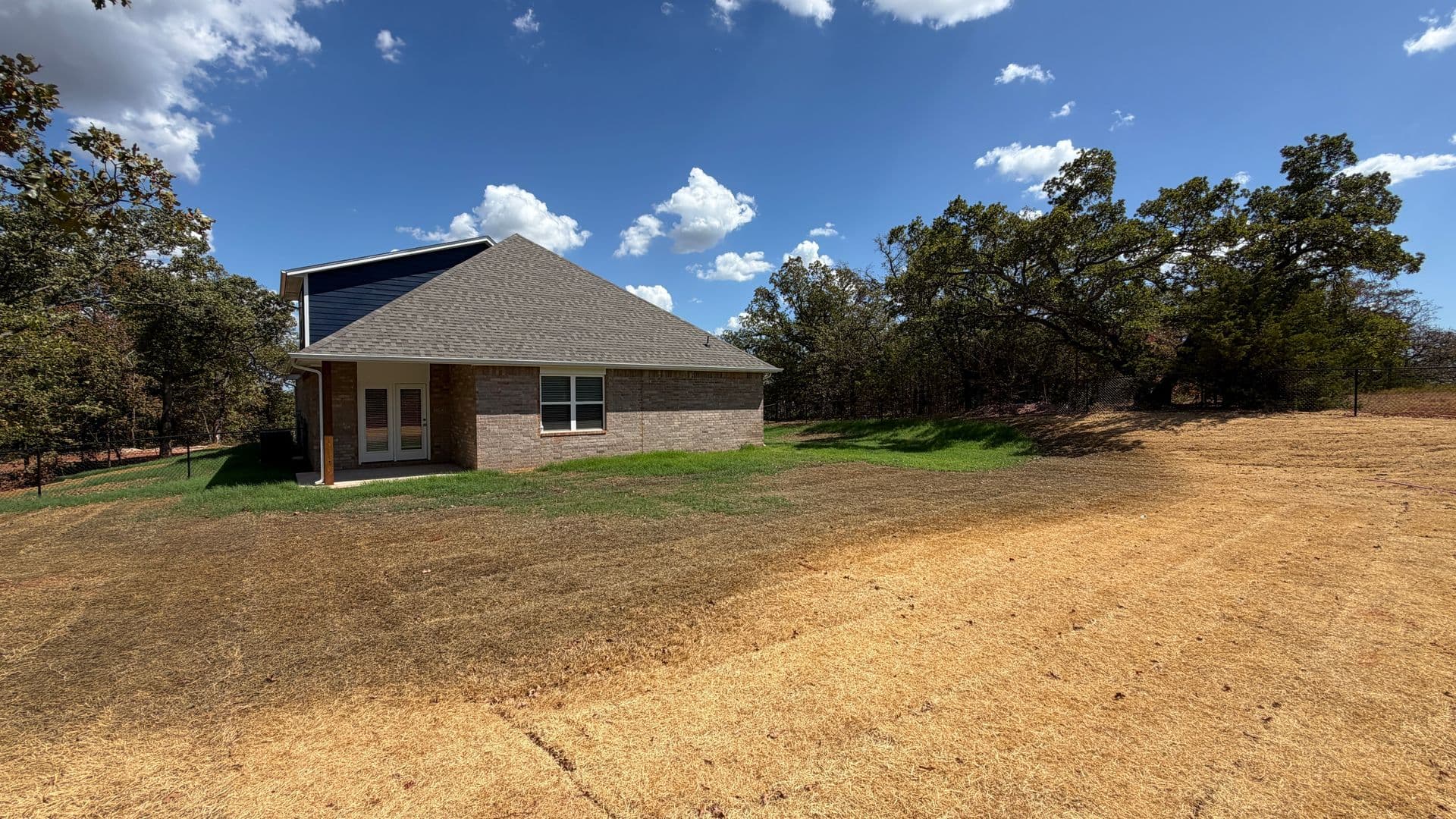 Newalla House: 17601 Blackhawk Court