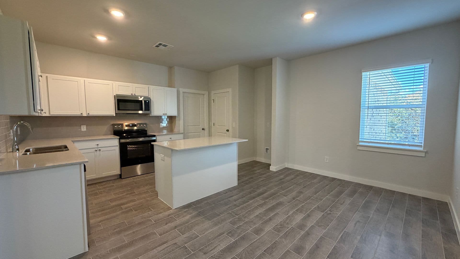 Newalla House: 17630 Blackhawk Court