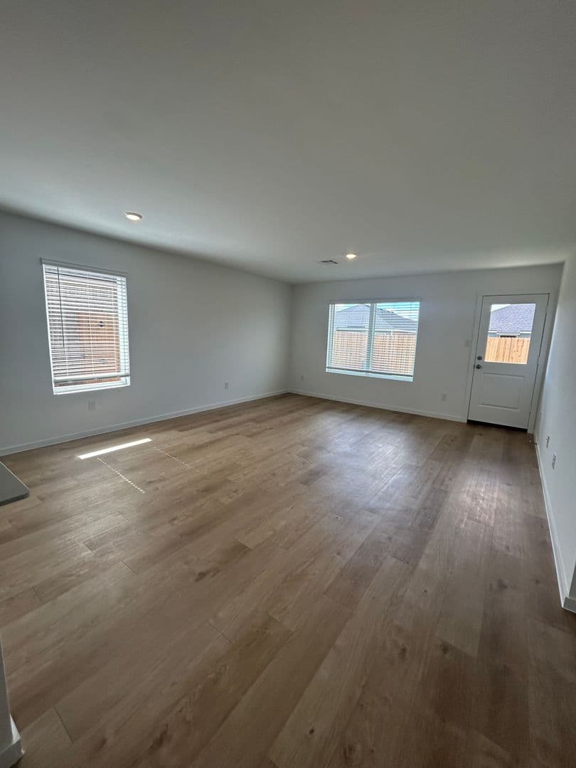 Edmond House: 20501 Velvet Street