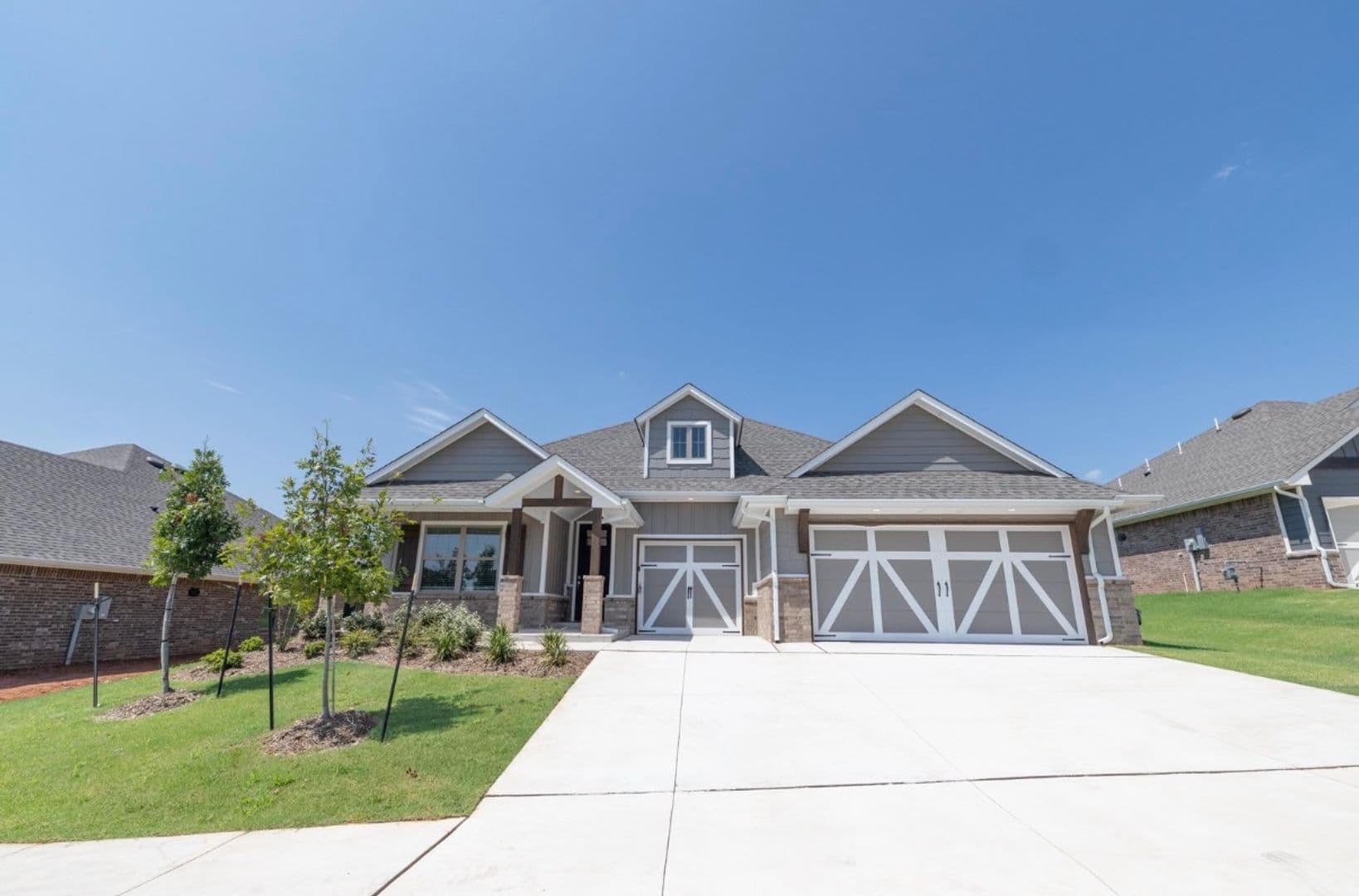 Edmond House: 9009 Stark Street