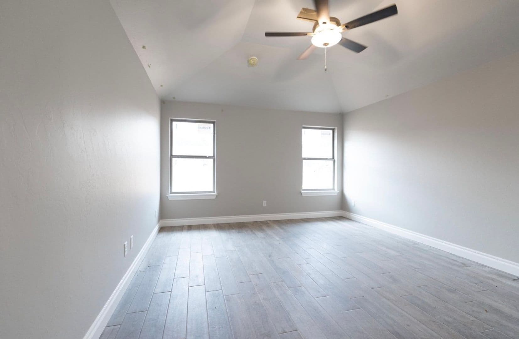 Edmond House: 9001 Stark Street