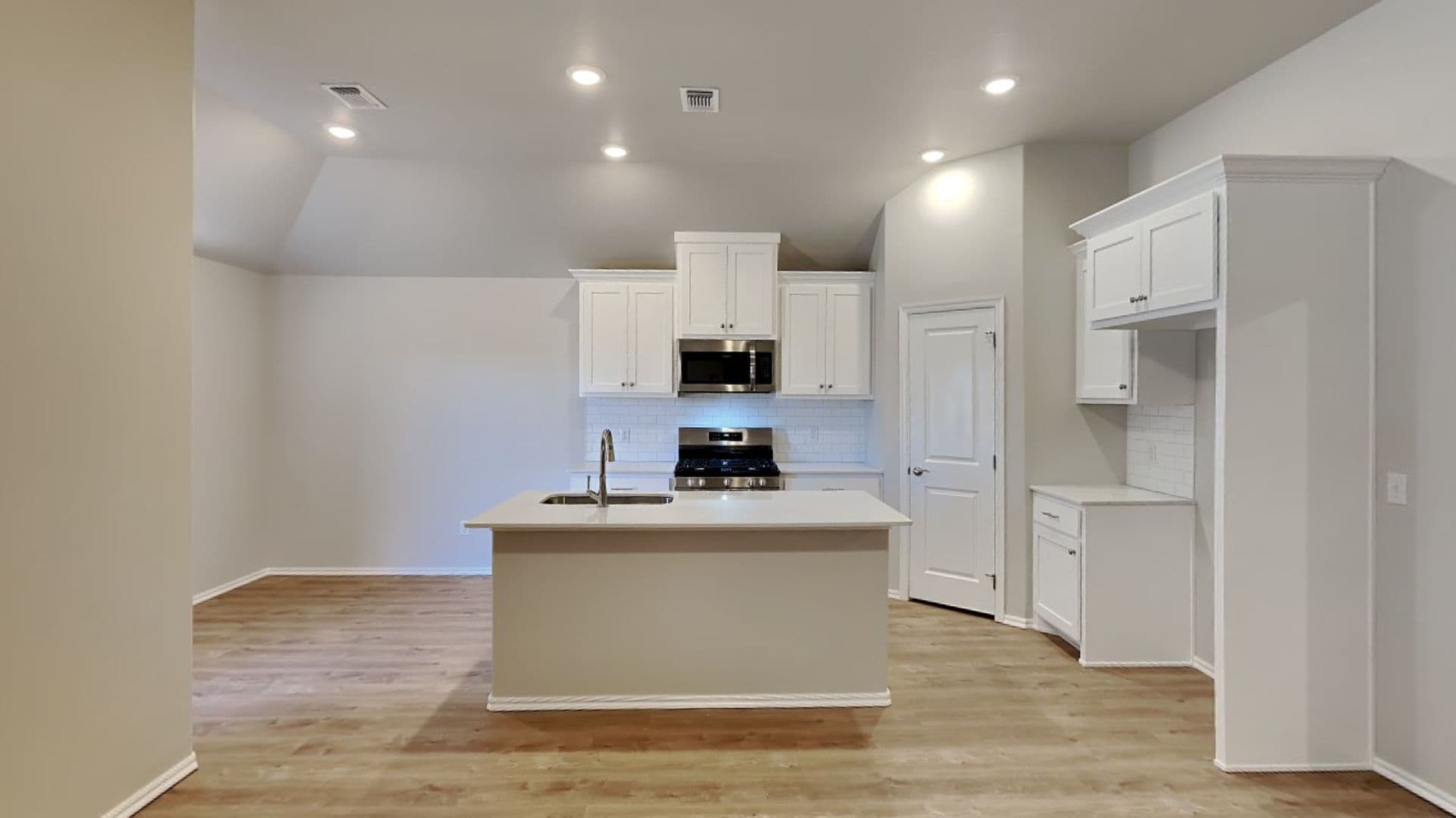 Yukon House: 12709 Cortona Terrace