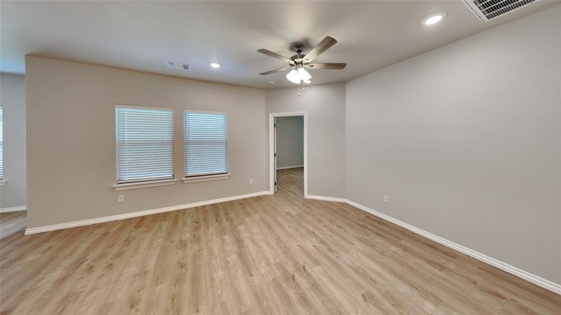 Warr Acres House: 6916 Labelle Drive