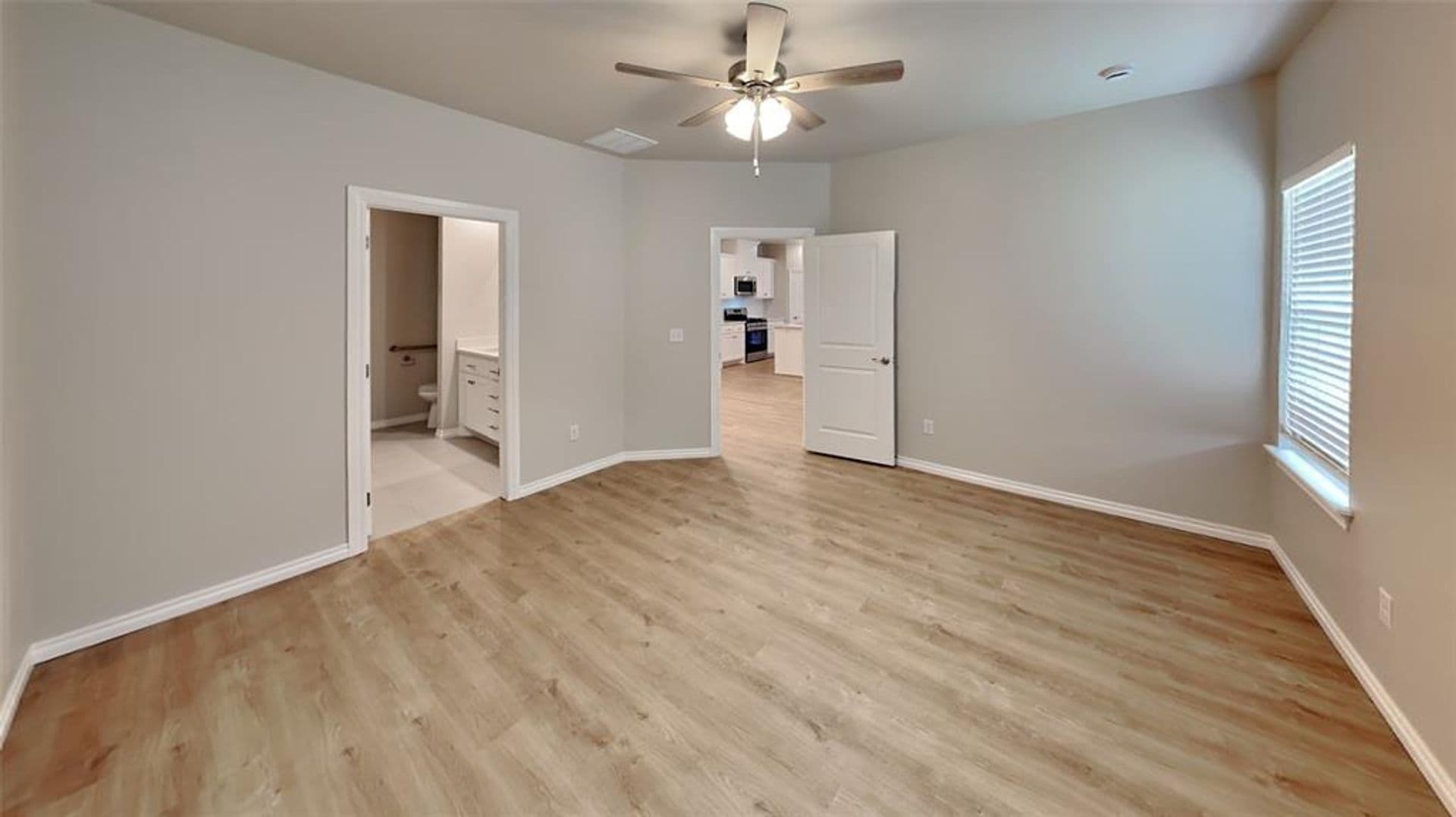 Warr Acres House: 6916 Labelle Drive