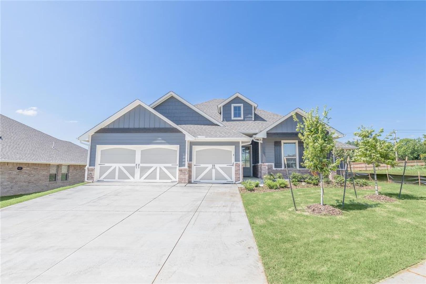 Edmond House: 9017 Stark Street