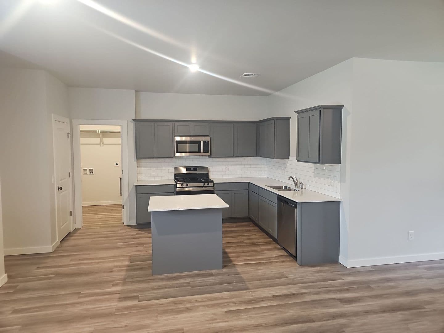 Guthrie House: 11751 Sweeping Lane