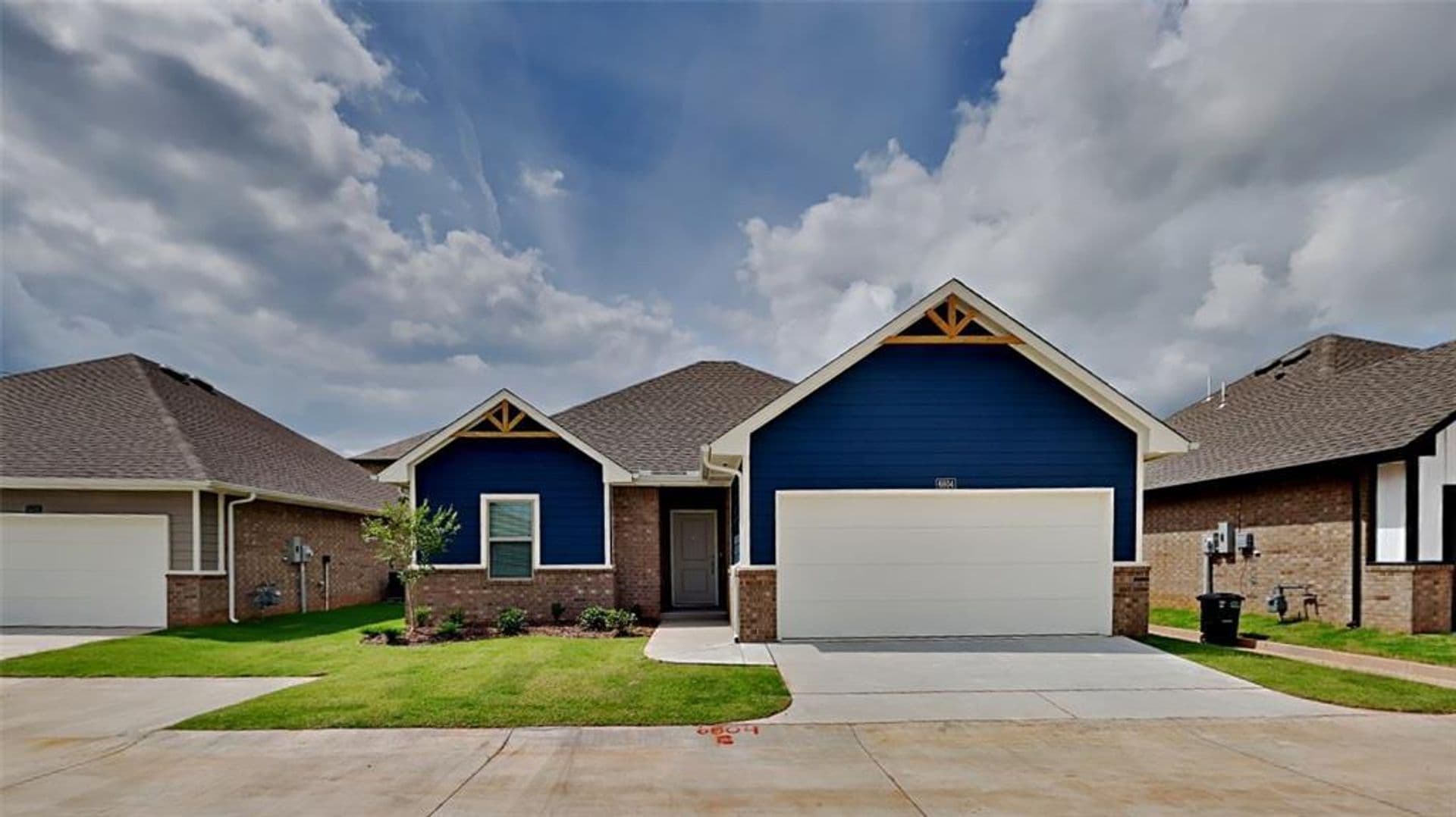 Warr Acres House: 6916 Labelle Drive