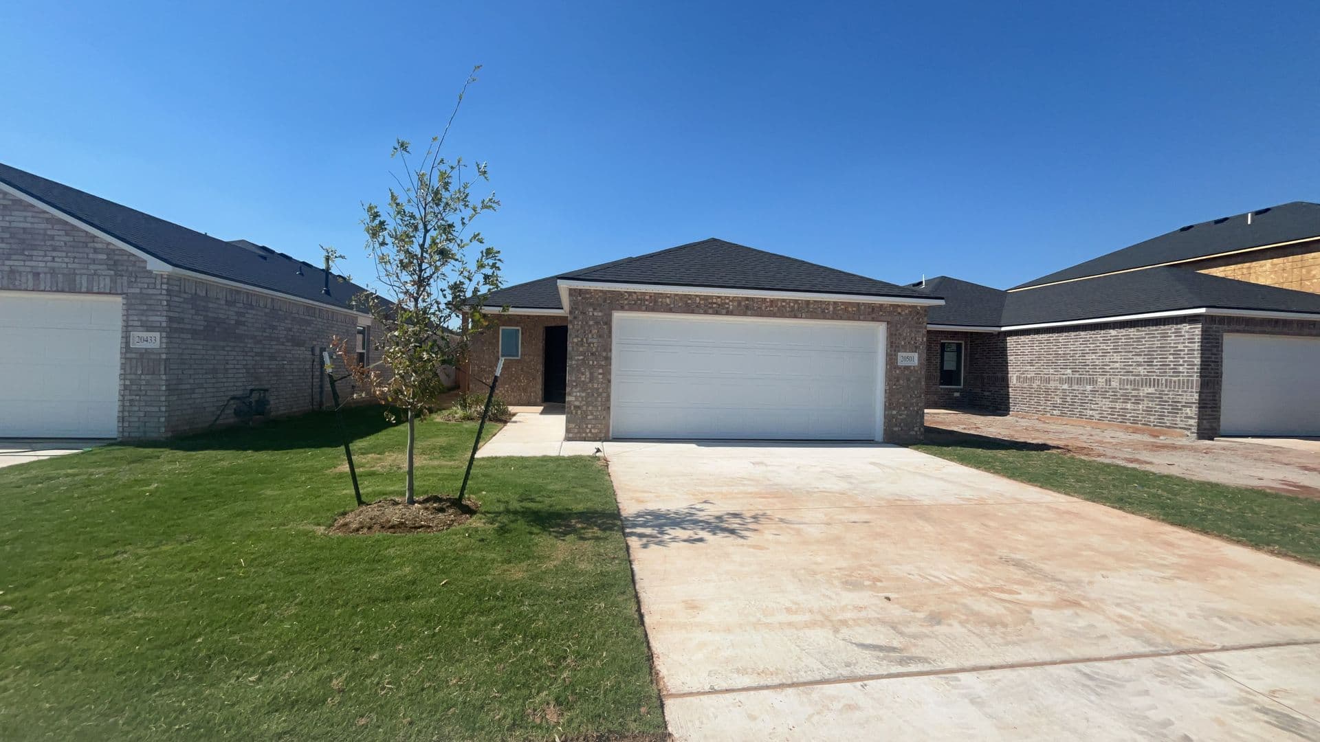 Edmond House: 20501 Velvet Street