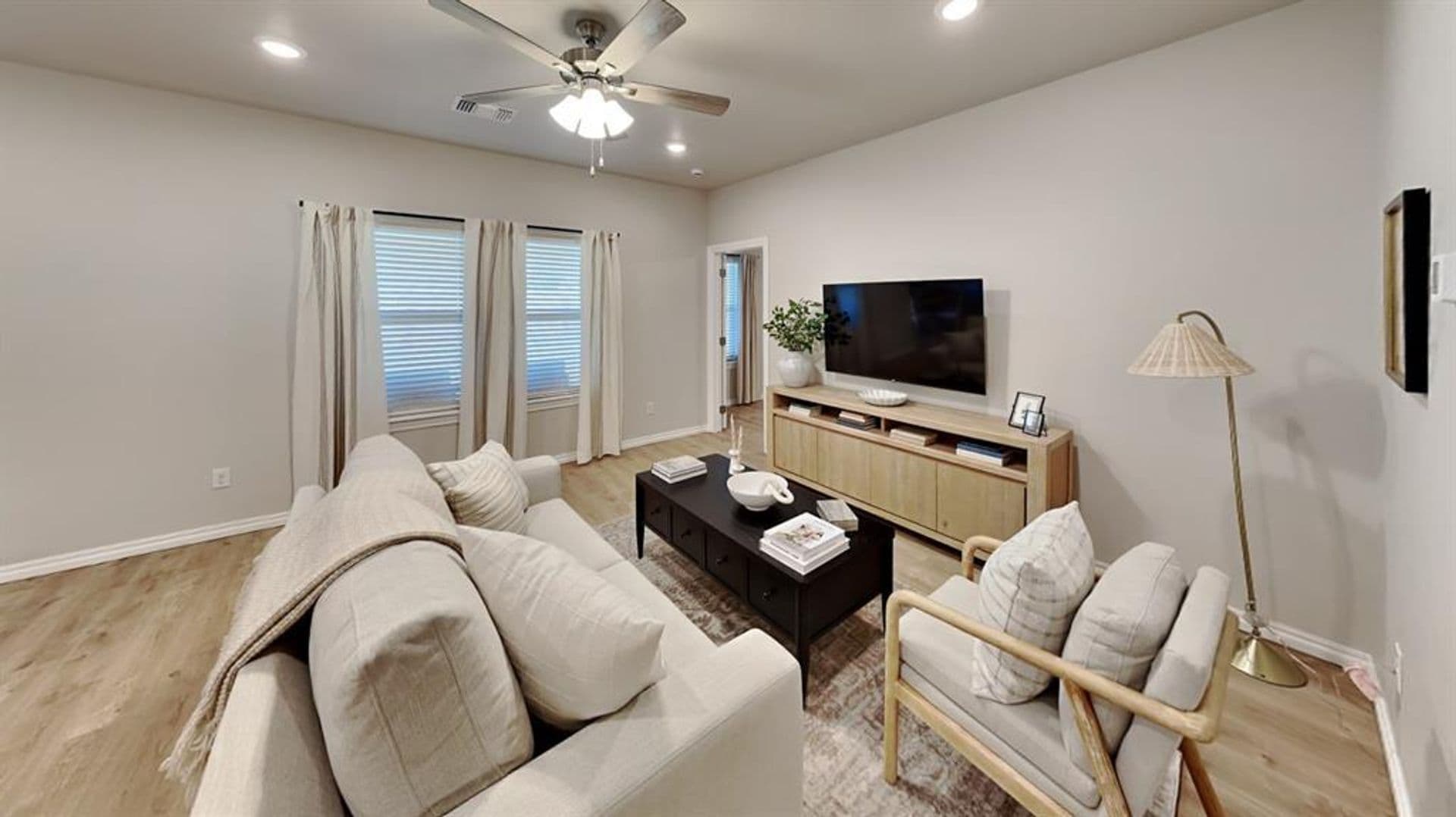 Warr Acres House: 7020 Labelle Drive