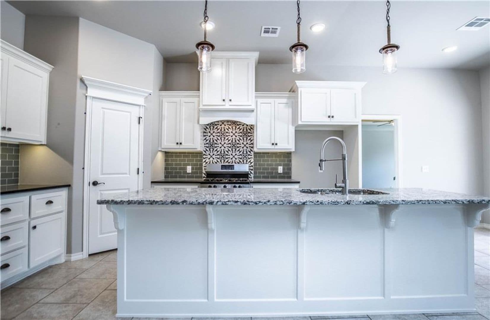 Edmond House: 8108 NW 160th Terrace