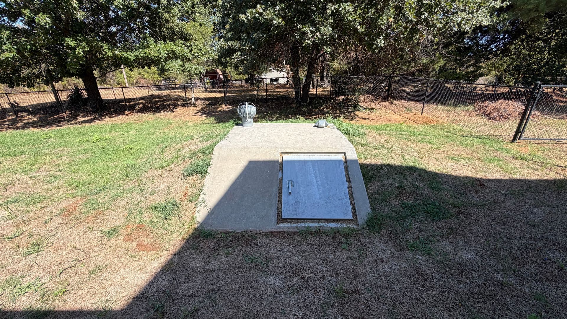Newalla House: 16409 April Drive