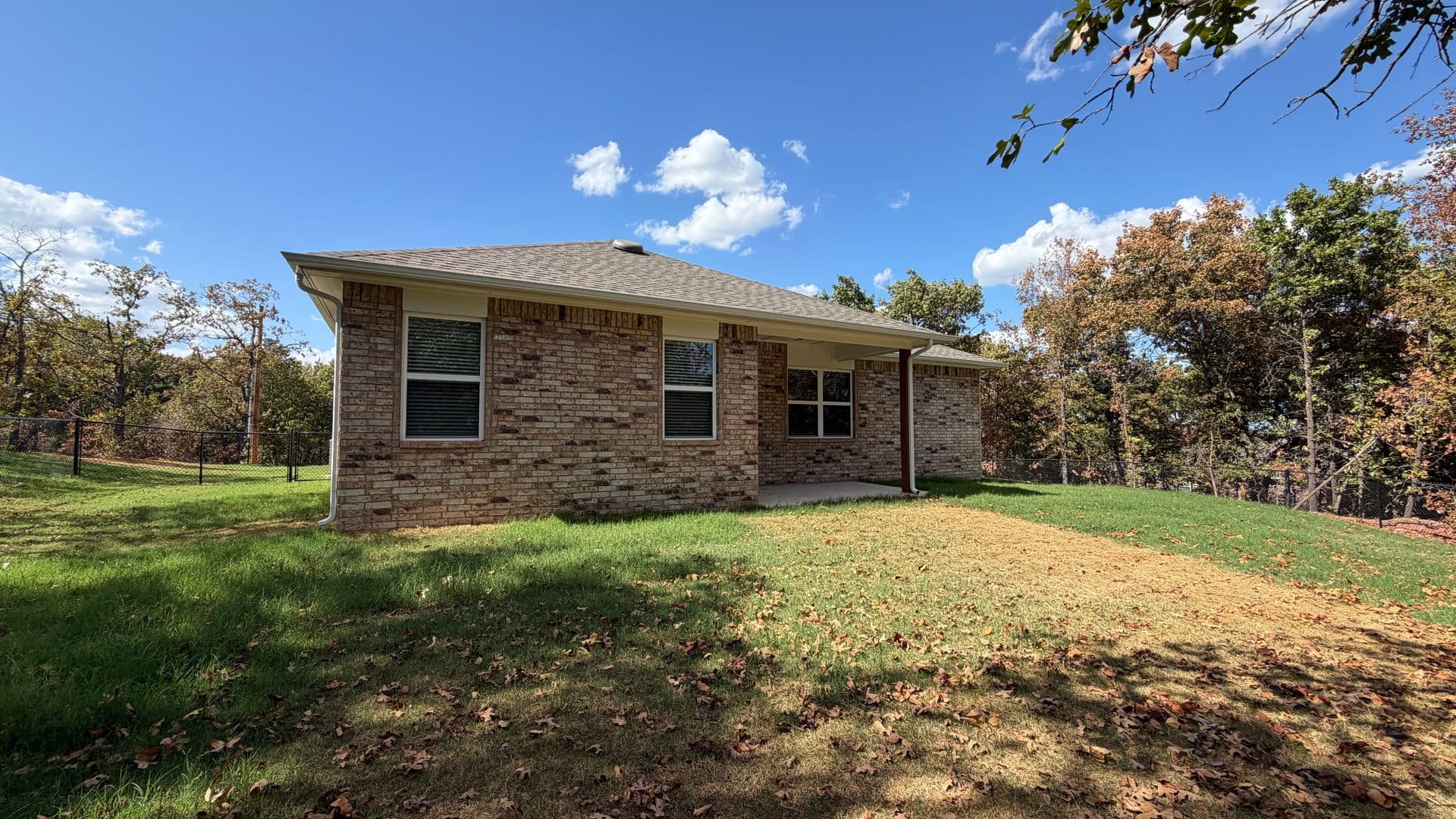 Newalla House: 17630 Blackhawk Court