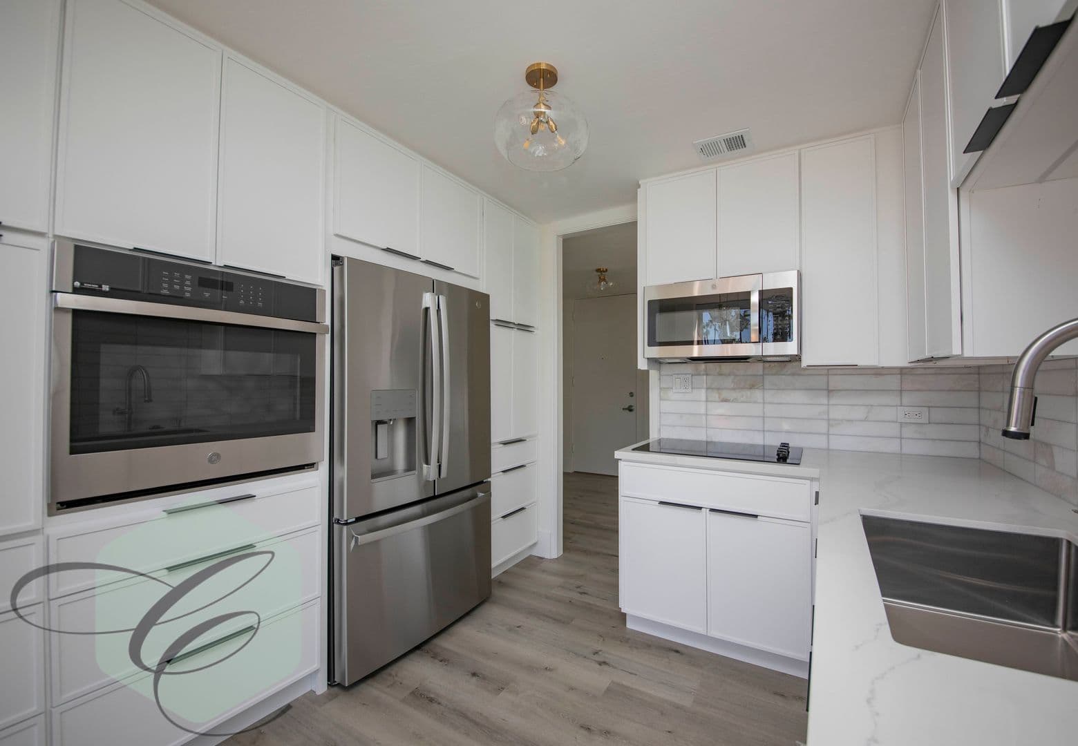 La Jolla Apartment: 8111 Camino Del Oro