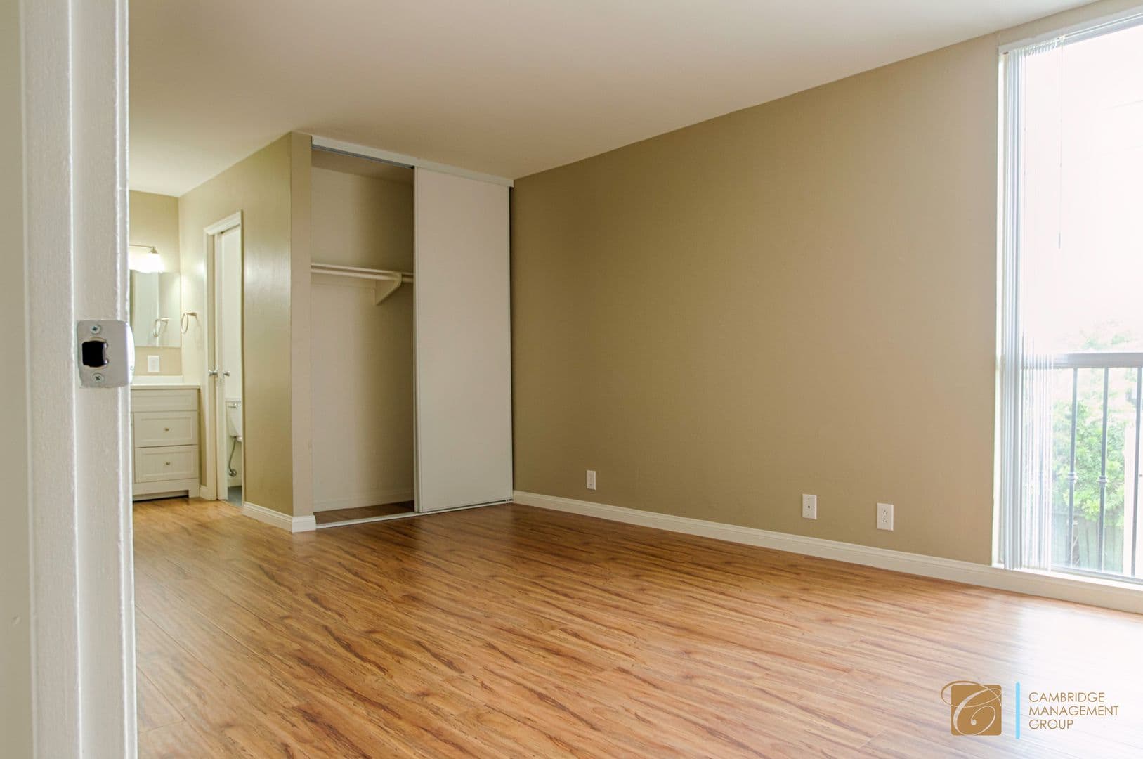 El Cajon Apartment: 1371 E Lexington Ave