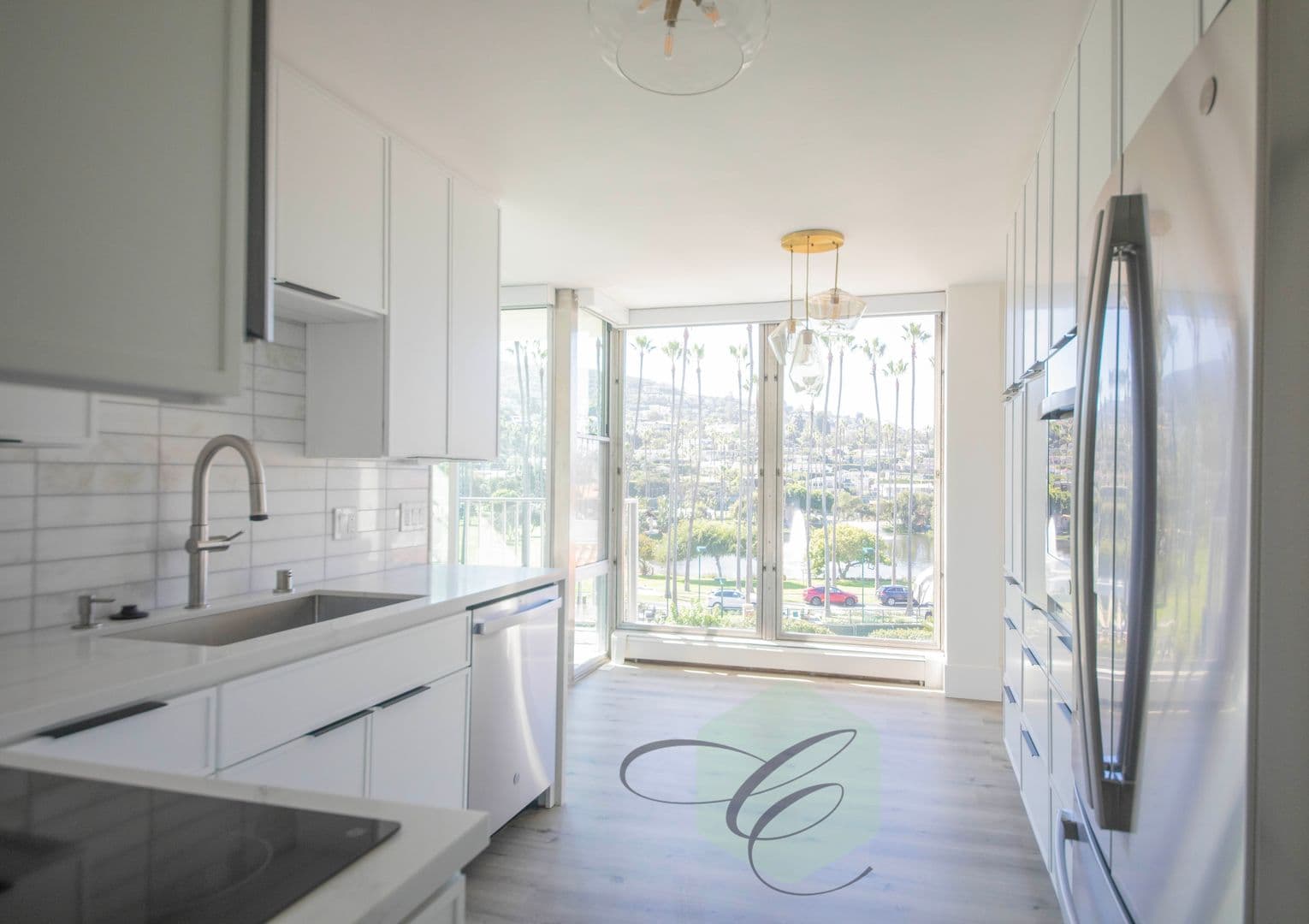 La Jolla Apartment: 8111 Camino Del Oro
