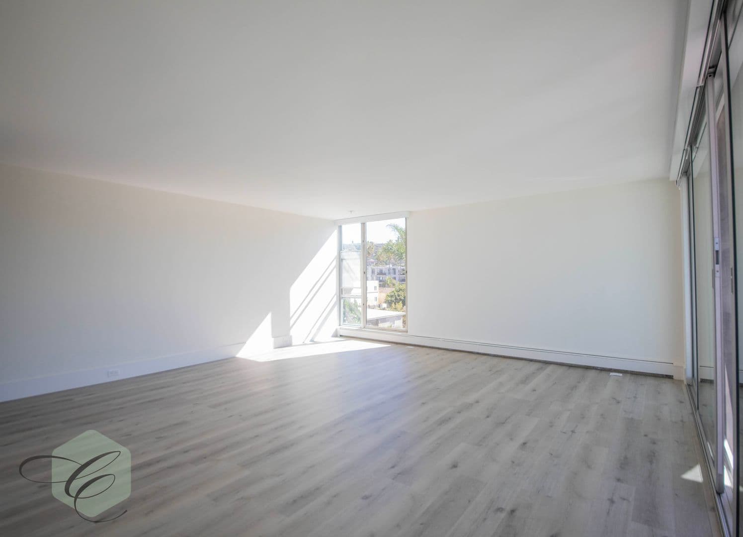 La Jolla Apartment: 8111 Camino Del Oro