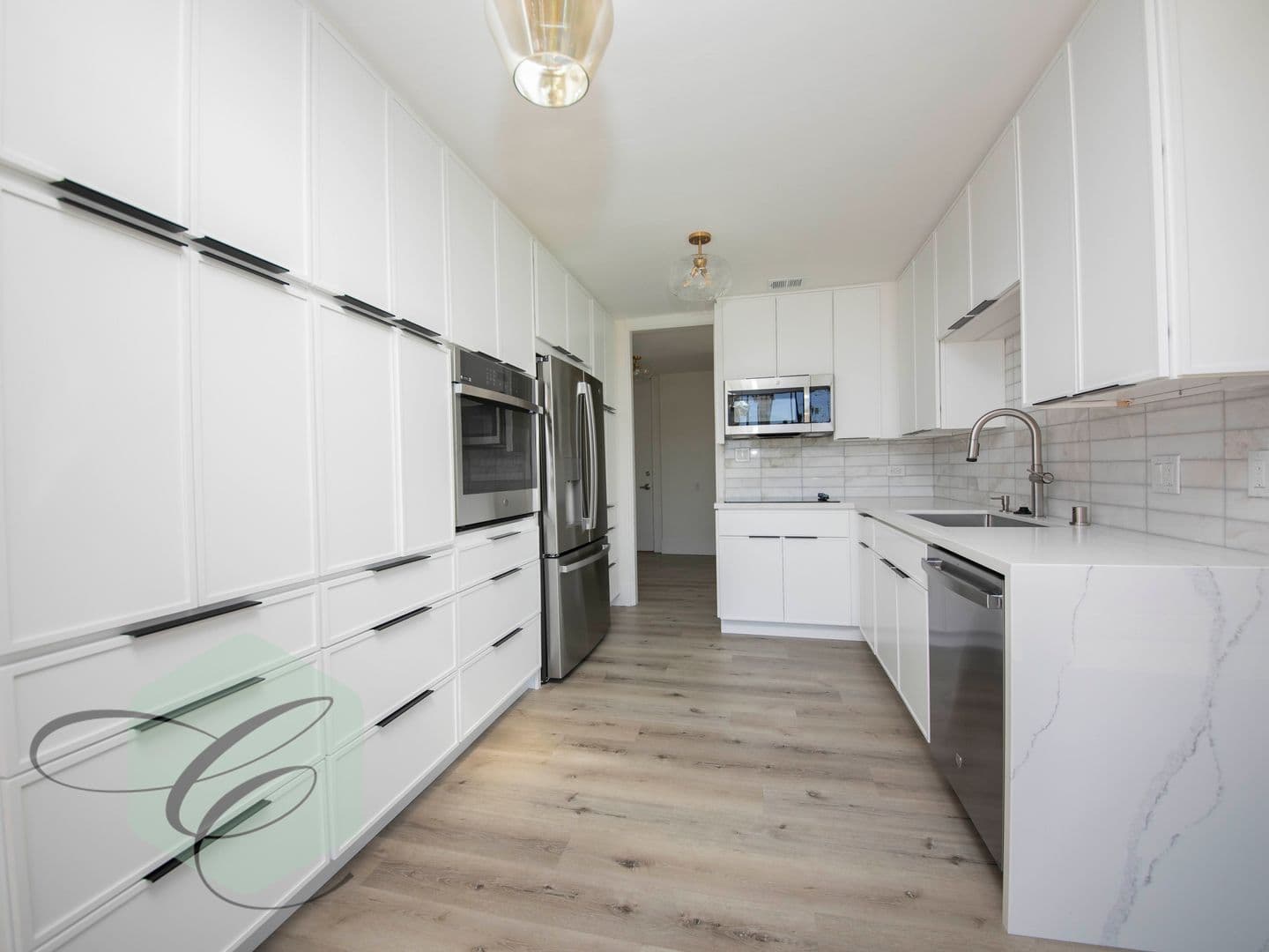 La Jolla Apartment: 8111 Camino Del Oro