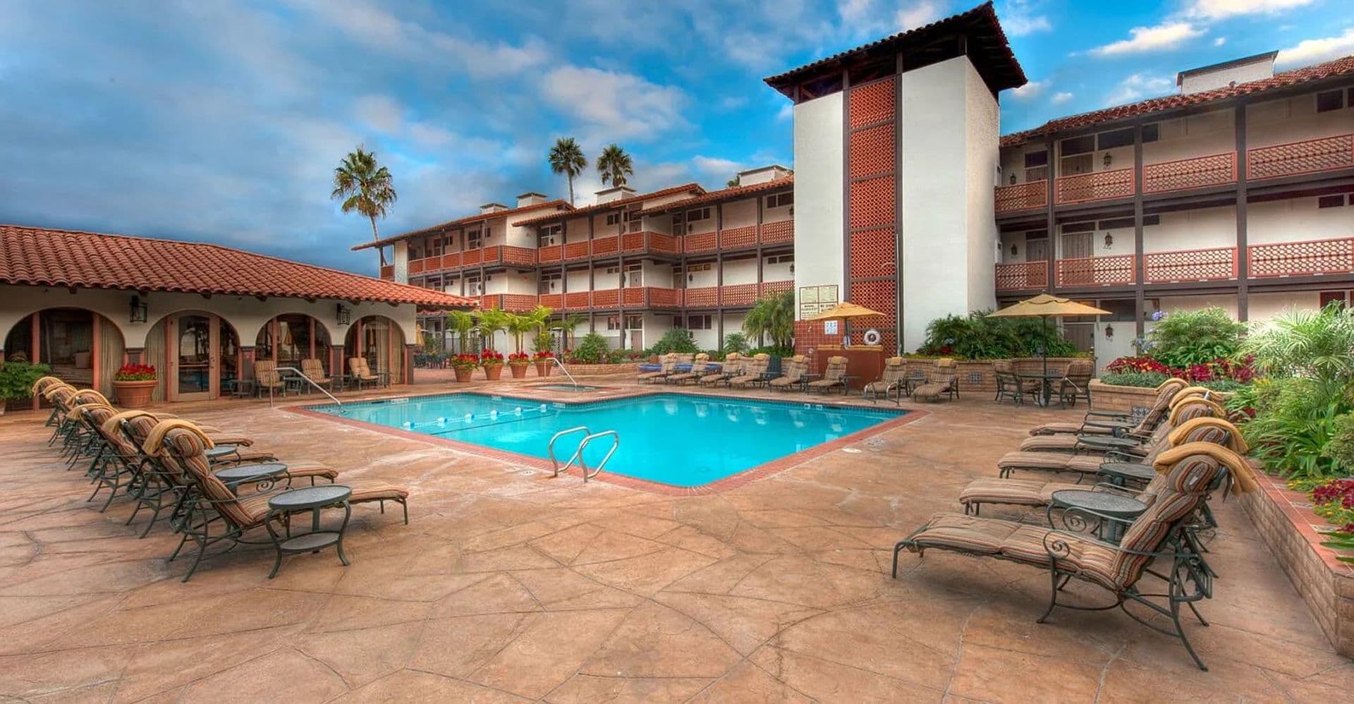 La Jolla Apartment: 8111 Camino Del Oro