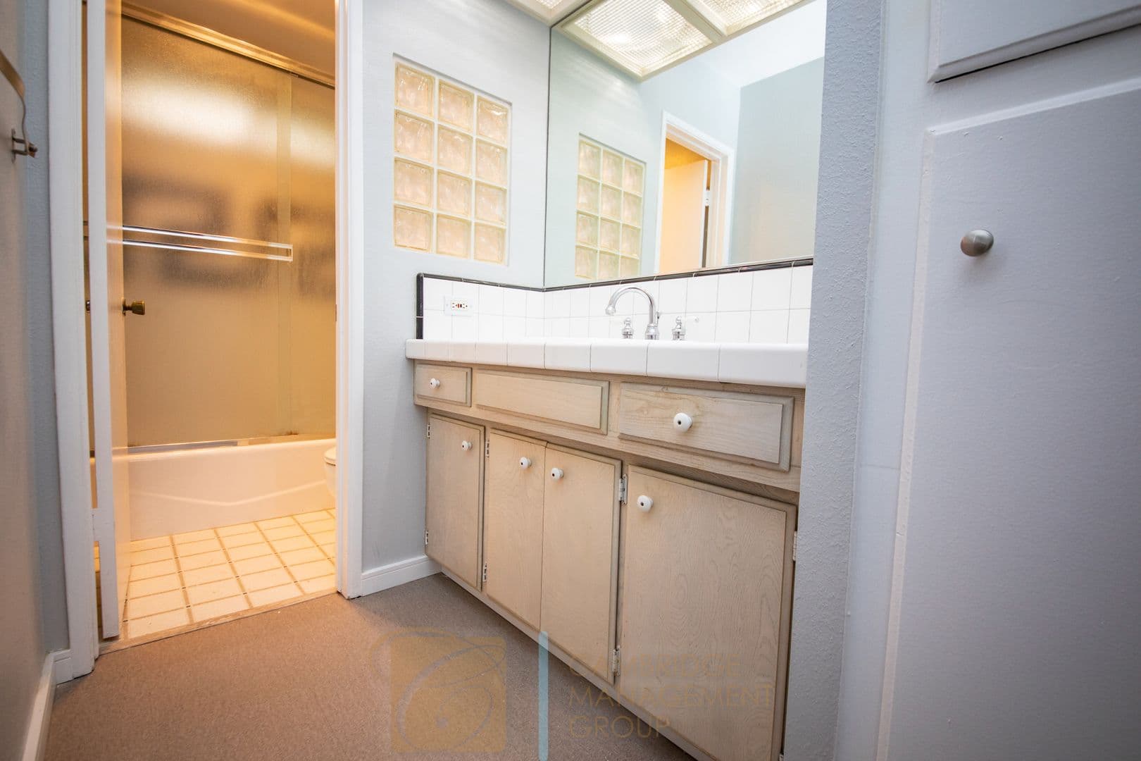 San Diego Apartment: 3730 Goldfinch St