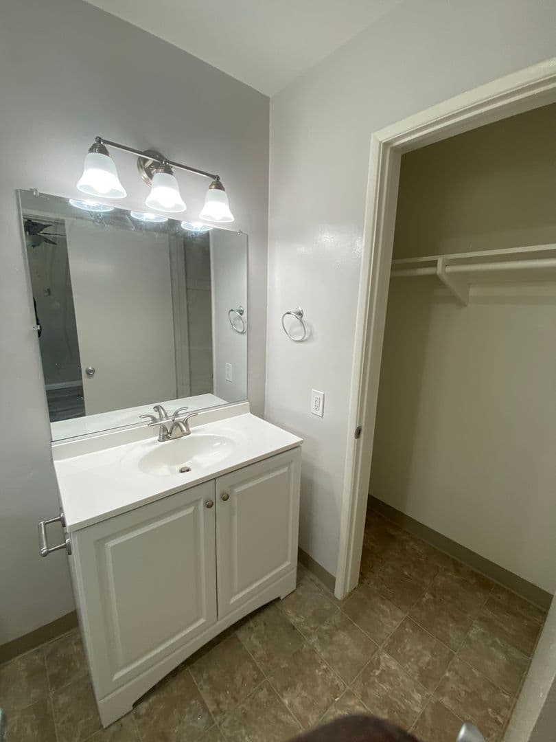 San Diego Apartment: 4140 Cleveland Ave