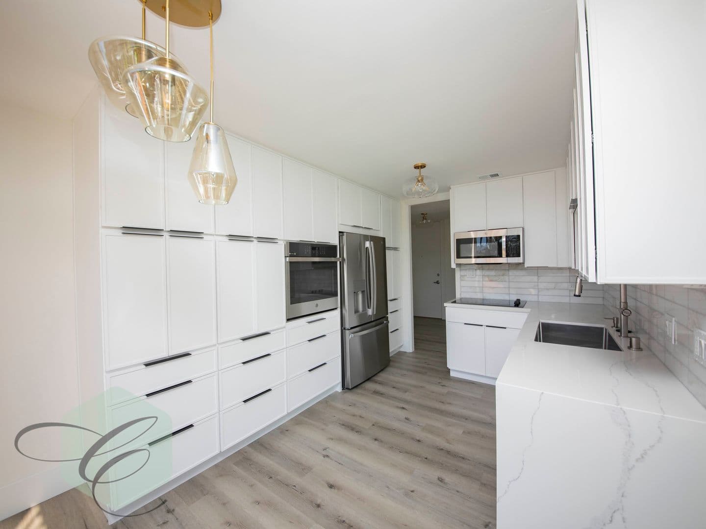 La Jolla Apartment: 8111 Camino Del Oro