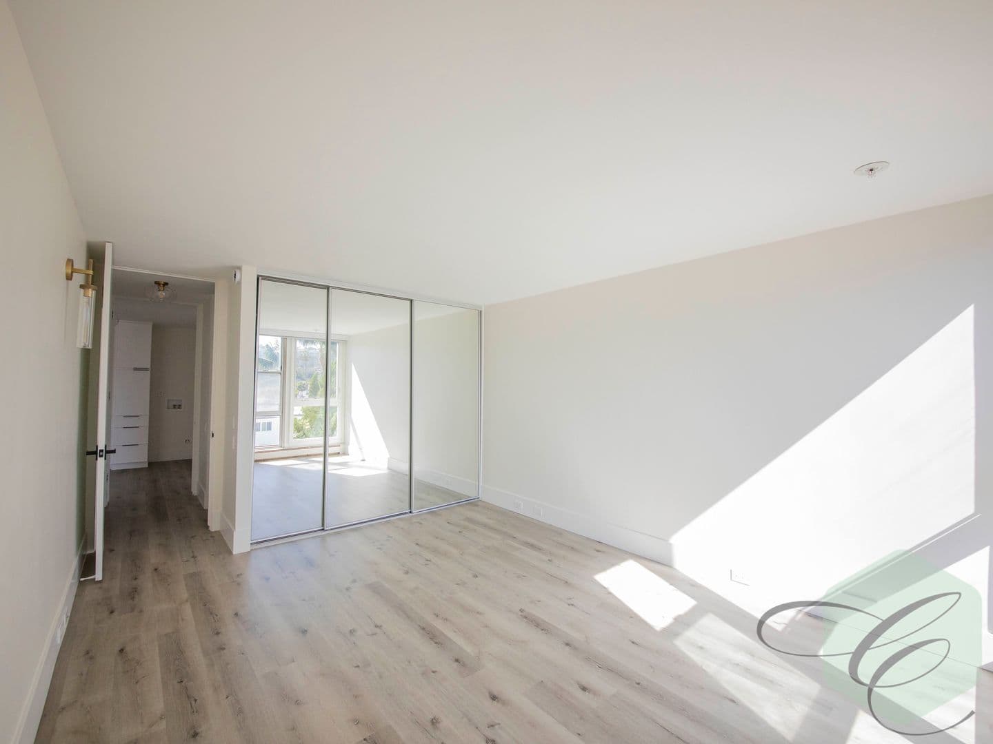 La Jolla Apartment: 8111 Camino Del Oro