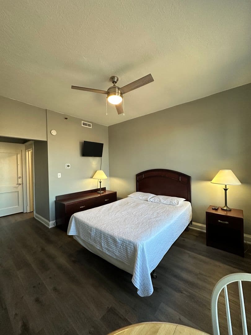 Sioux Falls Apartment: 337 N Phillips Ave