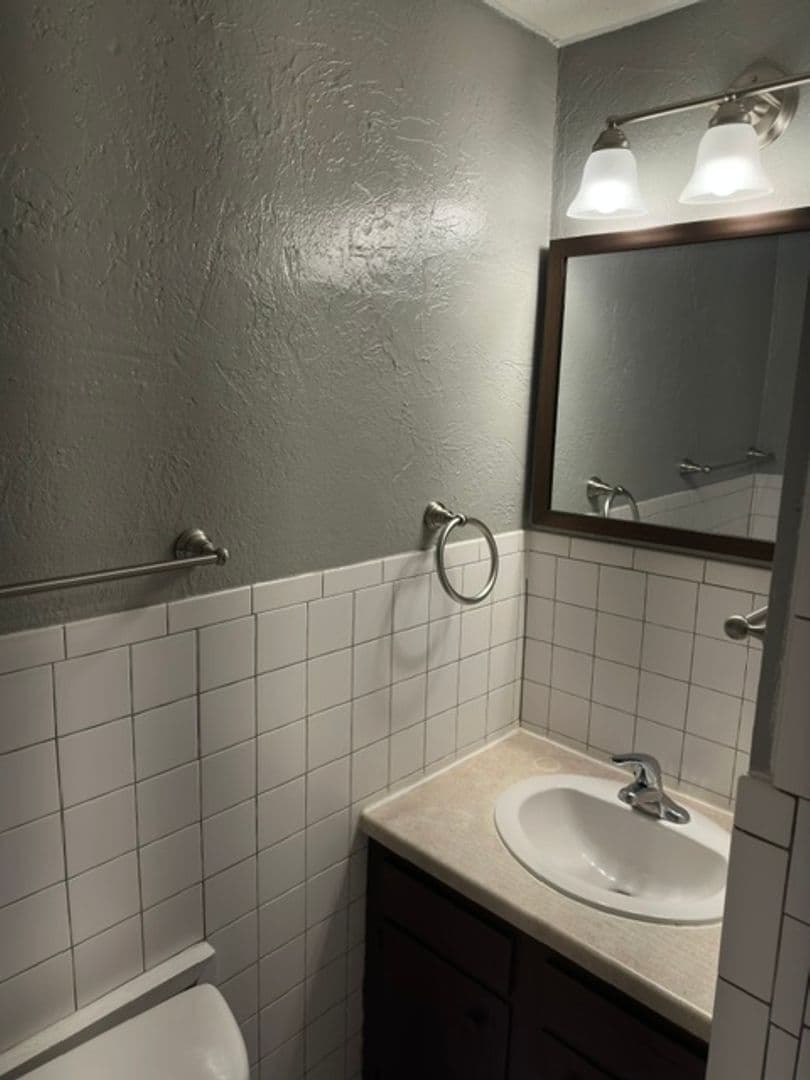 Sioux Falls Apartment: 337 N Phillips Ave