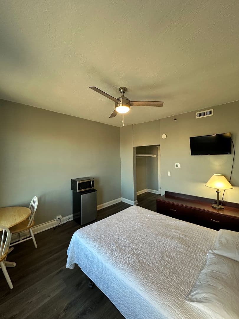 Sioux Falls Apartment: 337 N Phillips Ave
