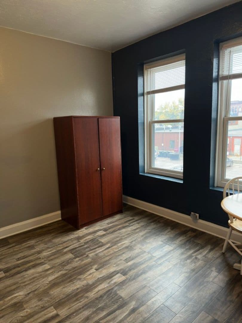 Sioux Falls Apartment: 337 N Phillips Ave