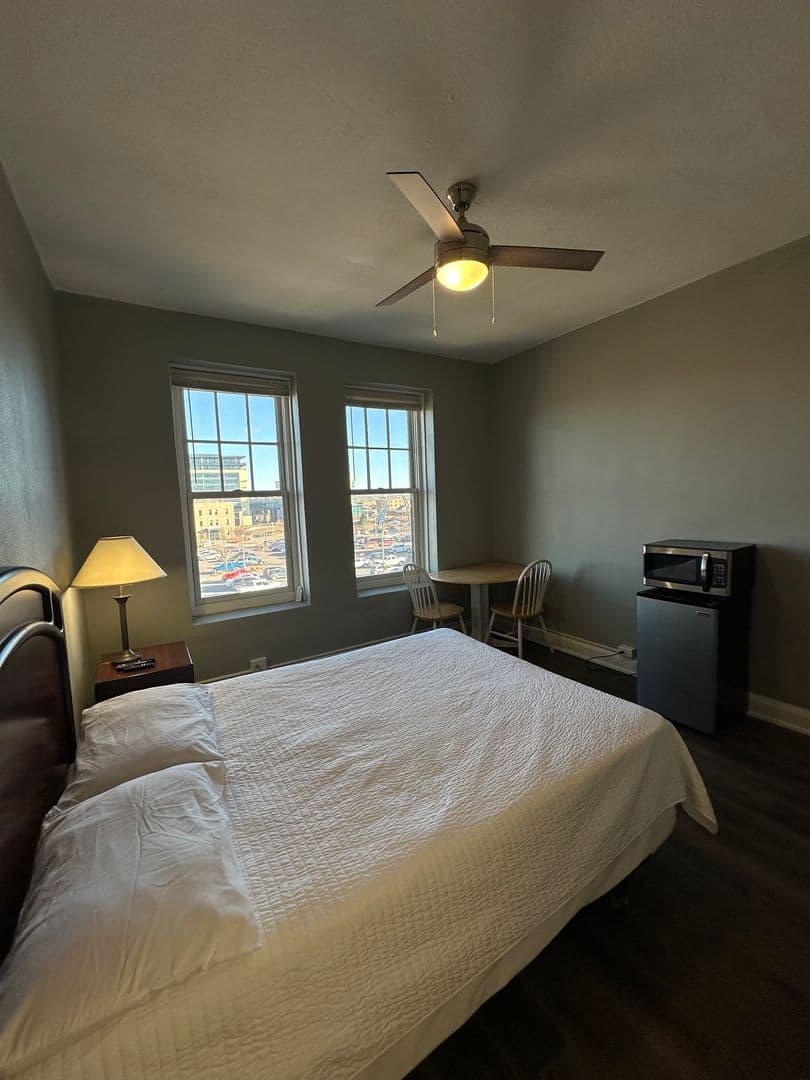 Sioux Falls Apartment: 337 N Phillips Ave