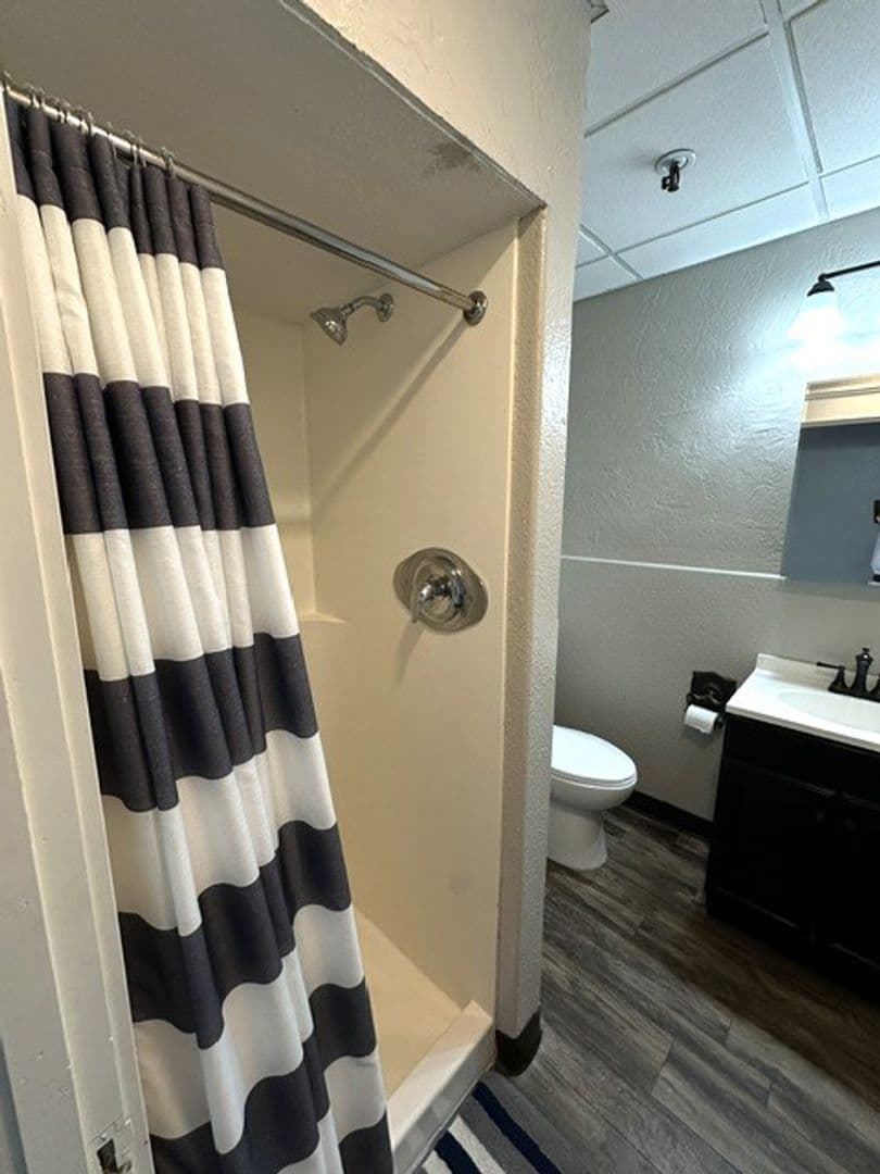 Sioux Falls Apartment: 337 N Phillips Ave