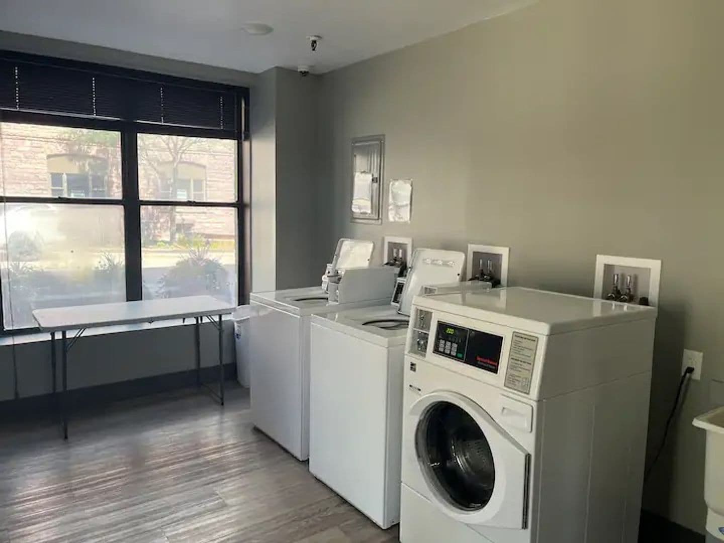 Sioux Falls Apartment: 337 N Phillips Ave
