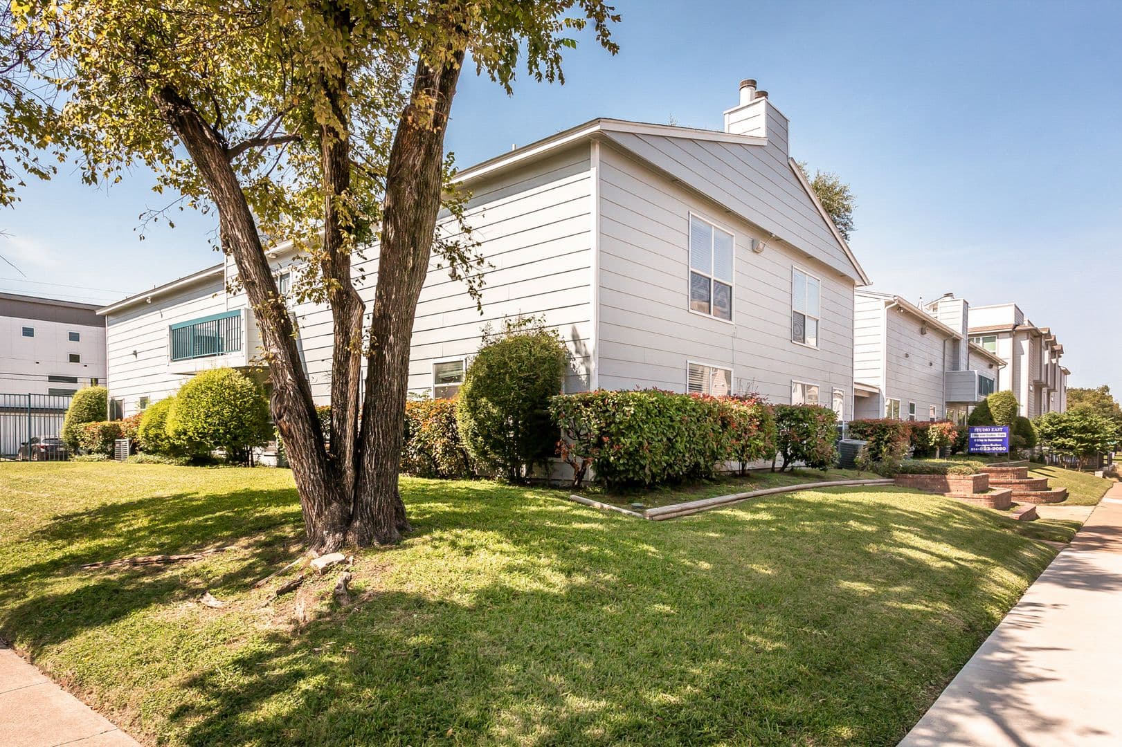 Dallas Apartment: 1901 N Fitzhugh Ave