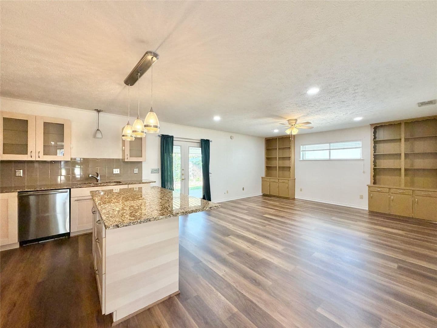 Dallas House: 8405 Lullwater Dr