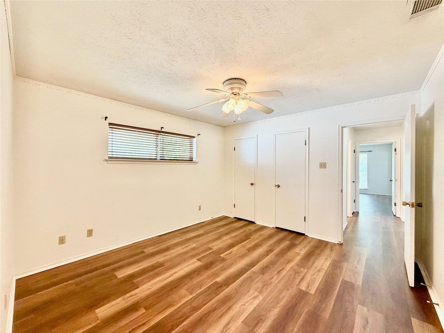 Dallas House: 8405 Lullwater Dr