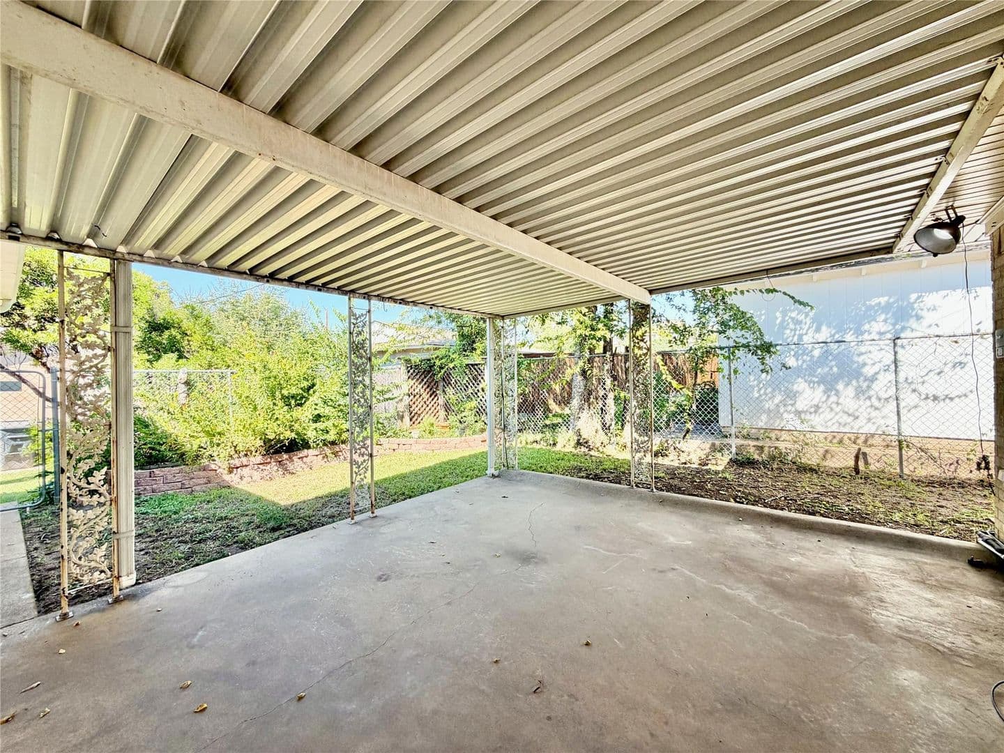 Dallas House: 8405 Lullwater Dr