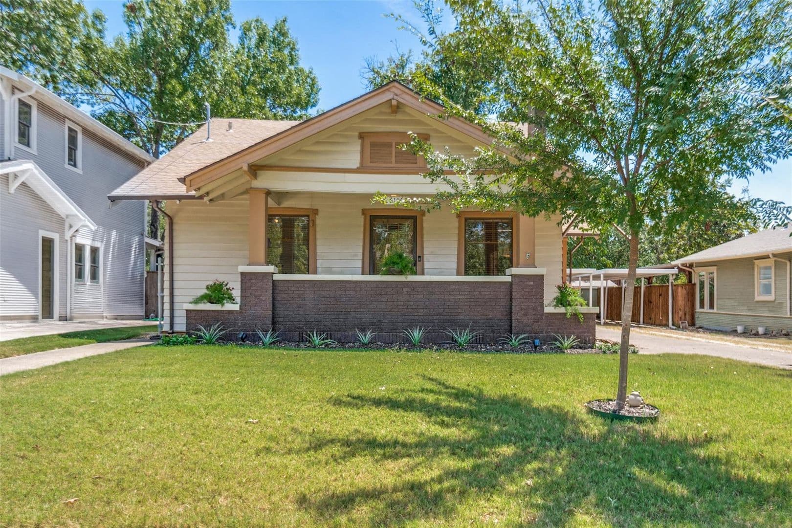 Dallas House: 6106 Worth St.