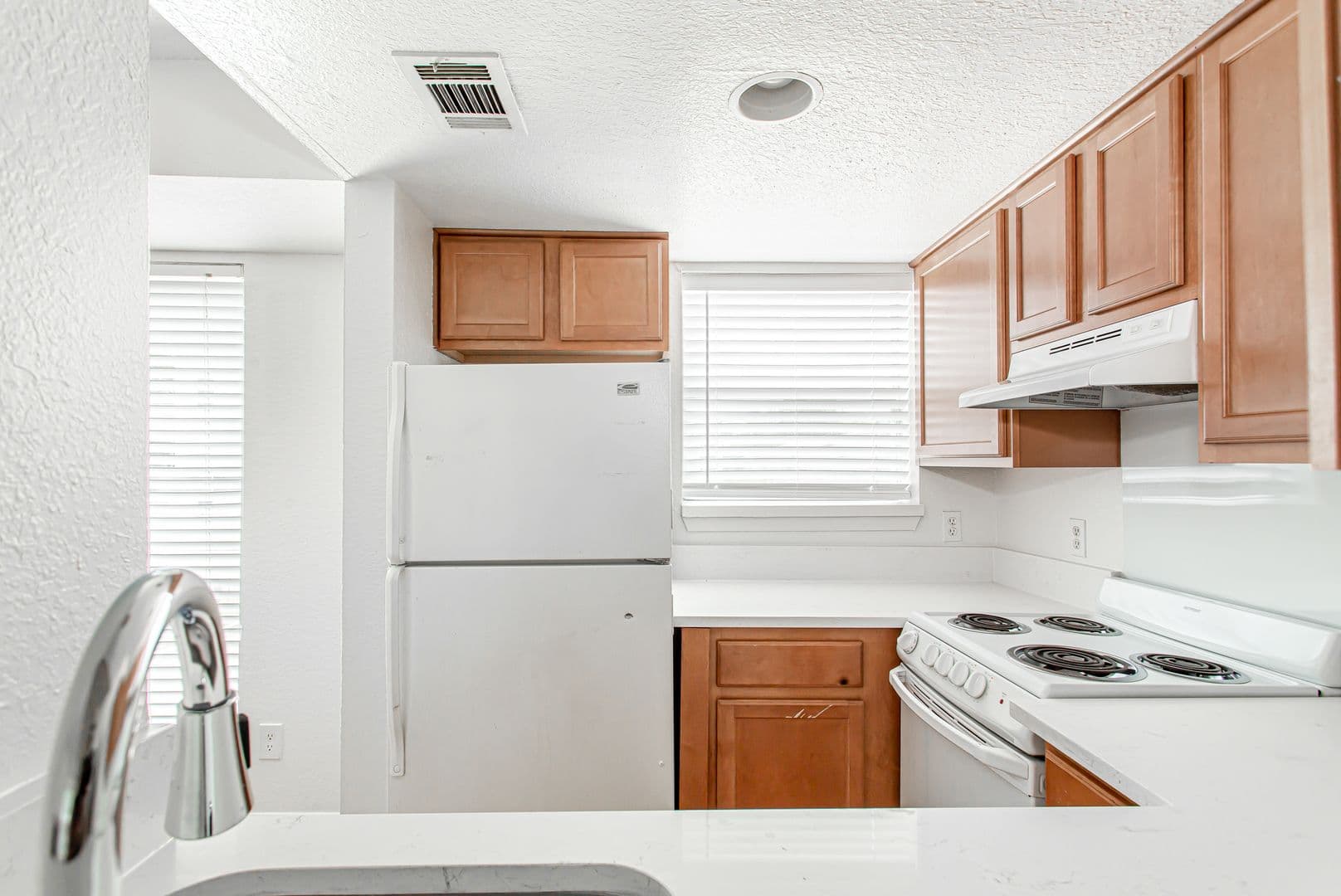 Dallas Apartment: 1901 N Fitzhugh Ave