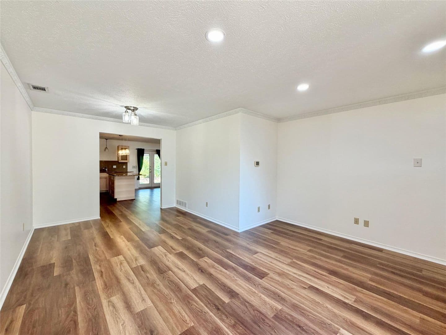Dallas House: 8405 Lullwater Dr