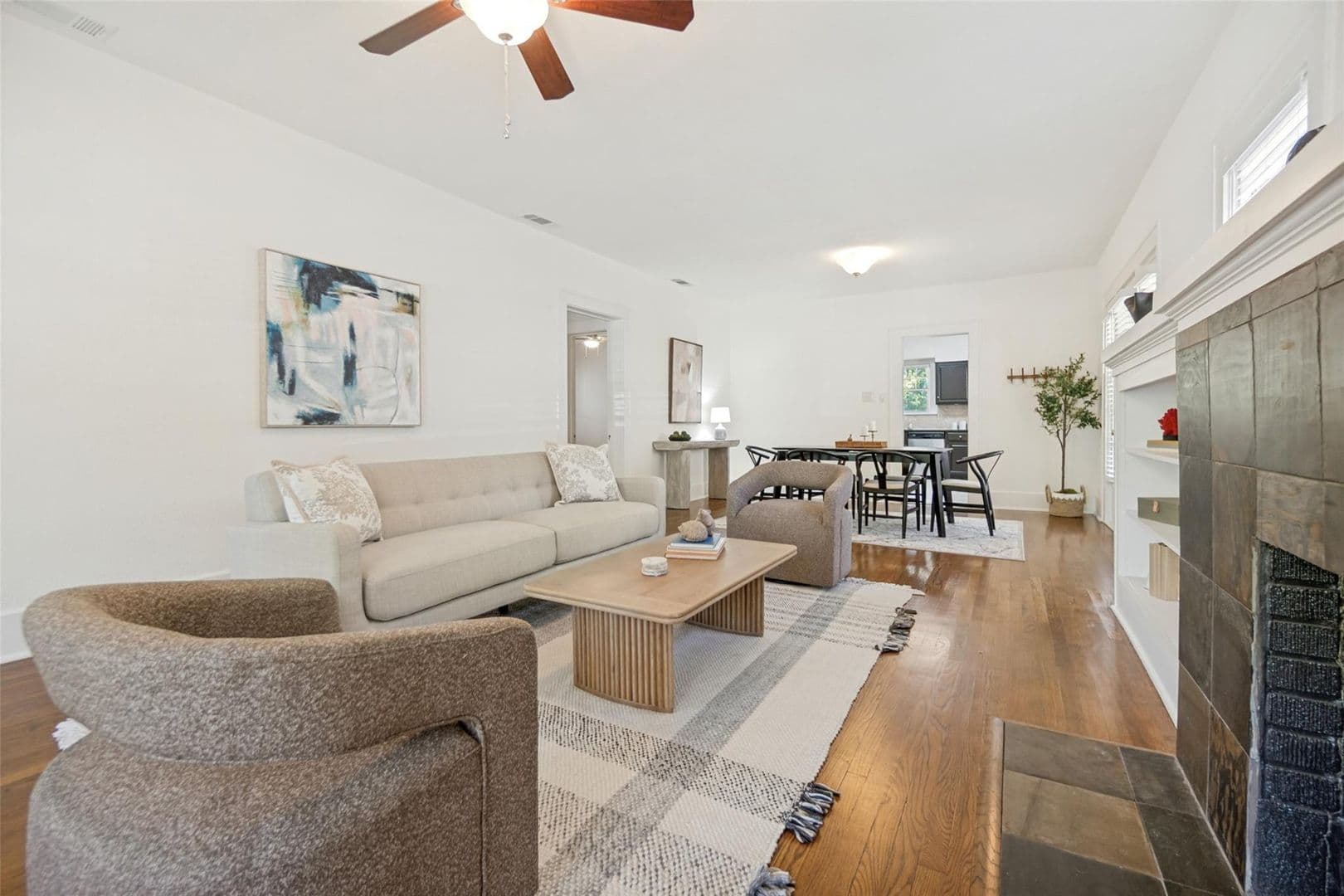 Dallas House: 6106 Worth St.