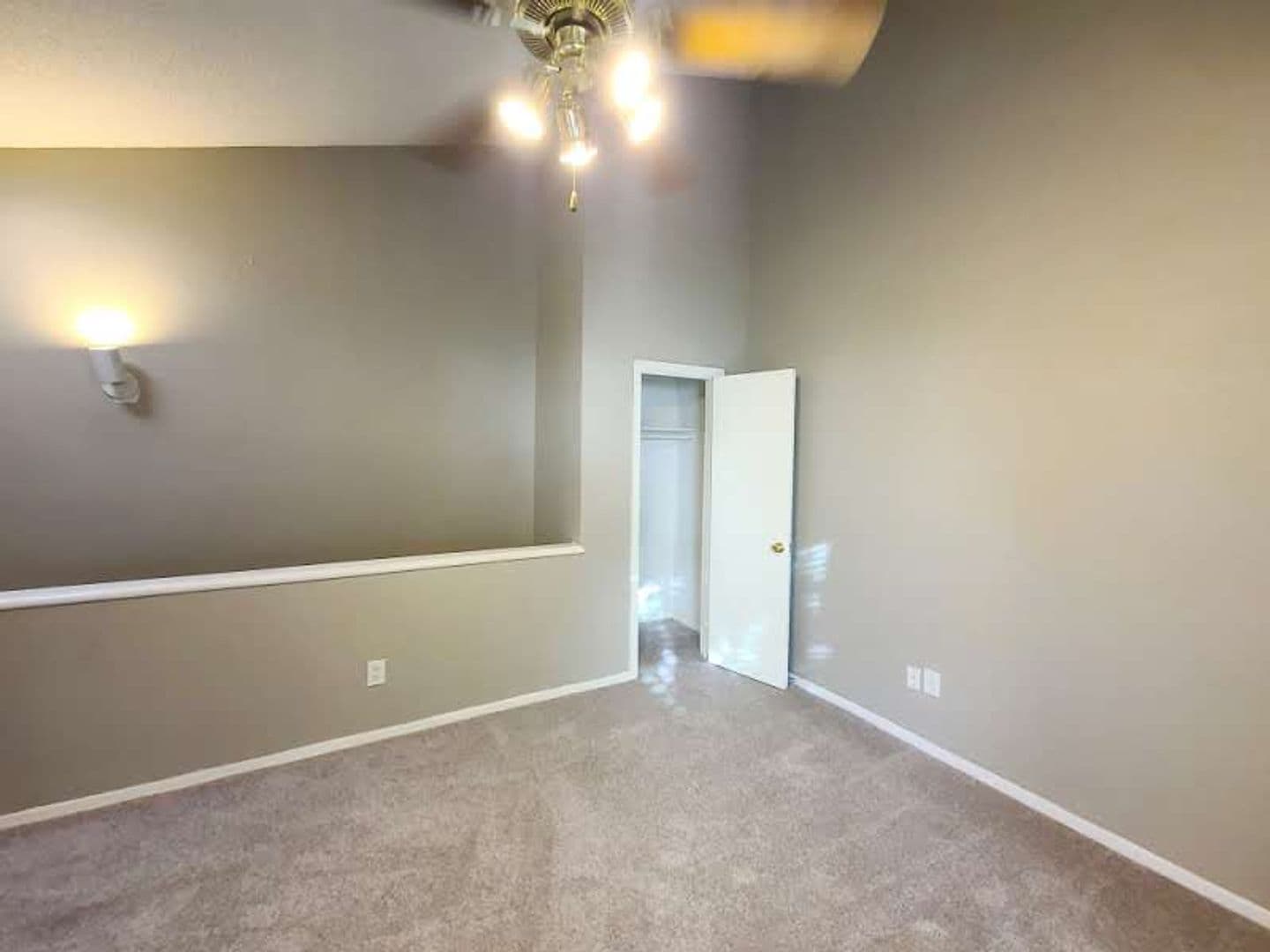 Dallas Apartment: 1901 N Fitzhugh Ave