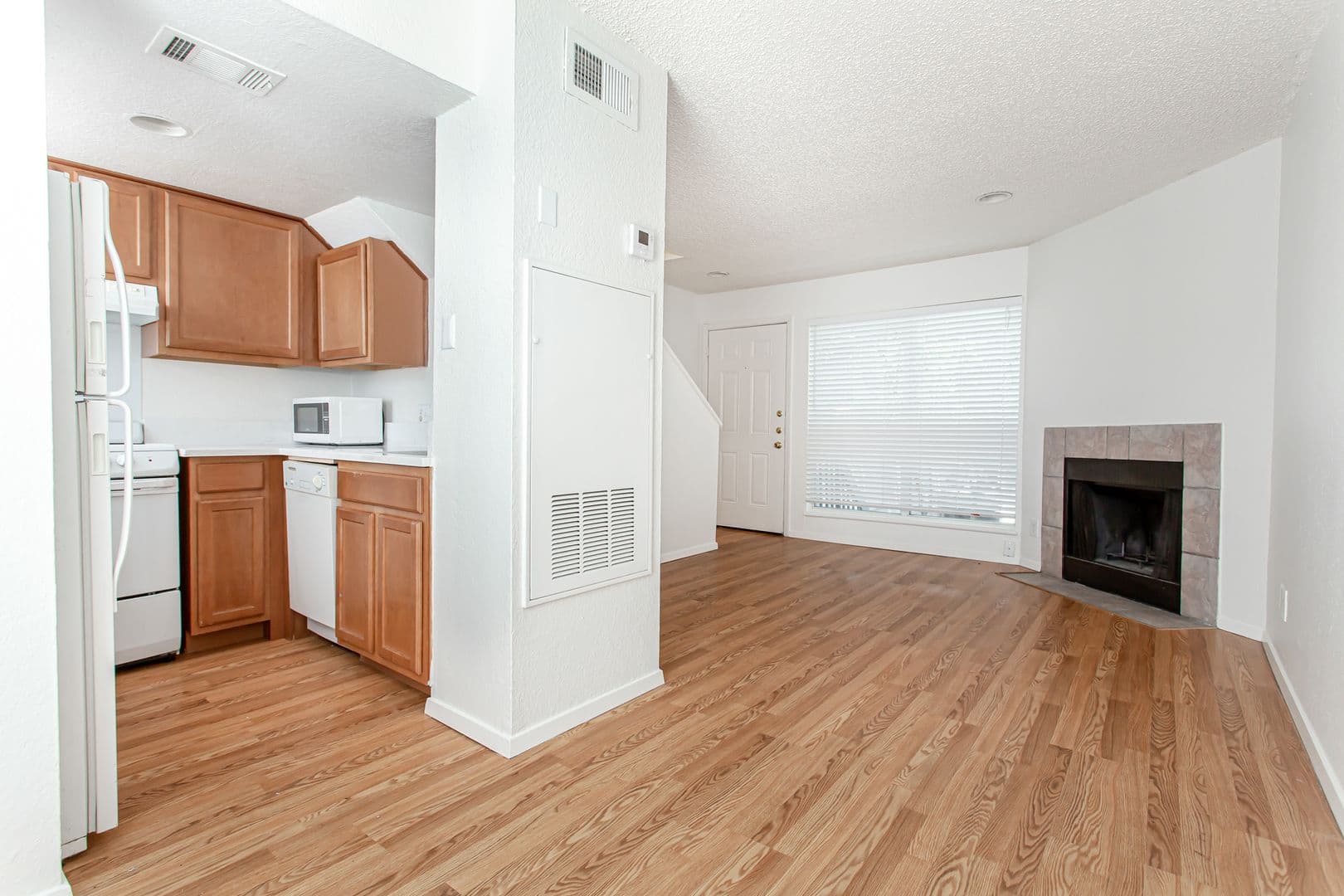 Dallas Apartment: 1901 N Fitzhugh Ave