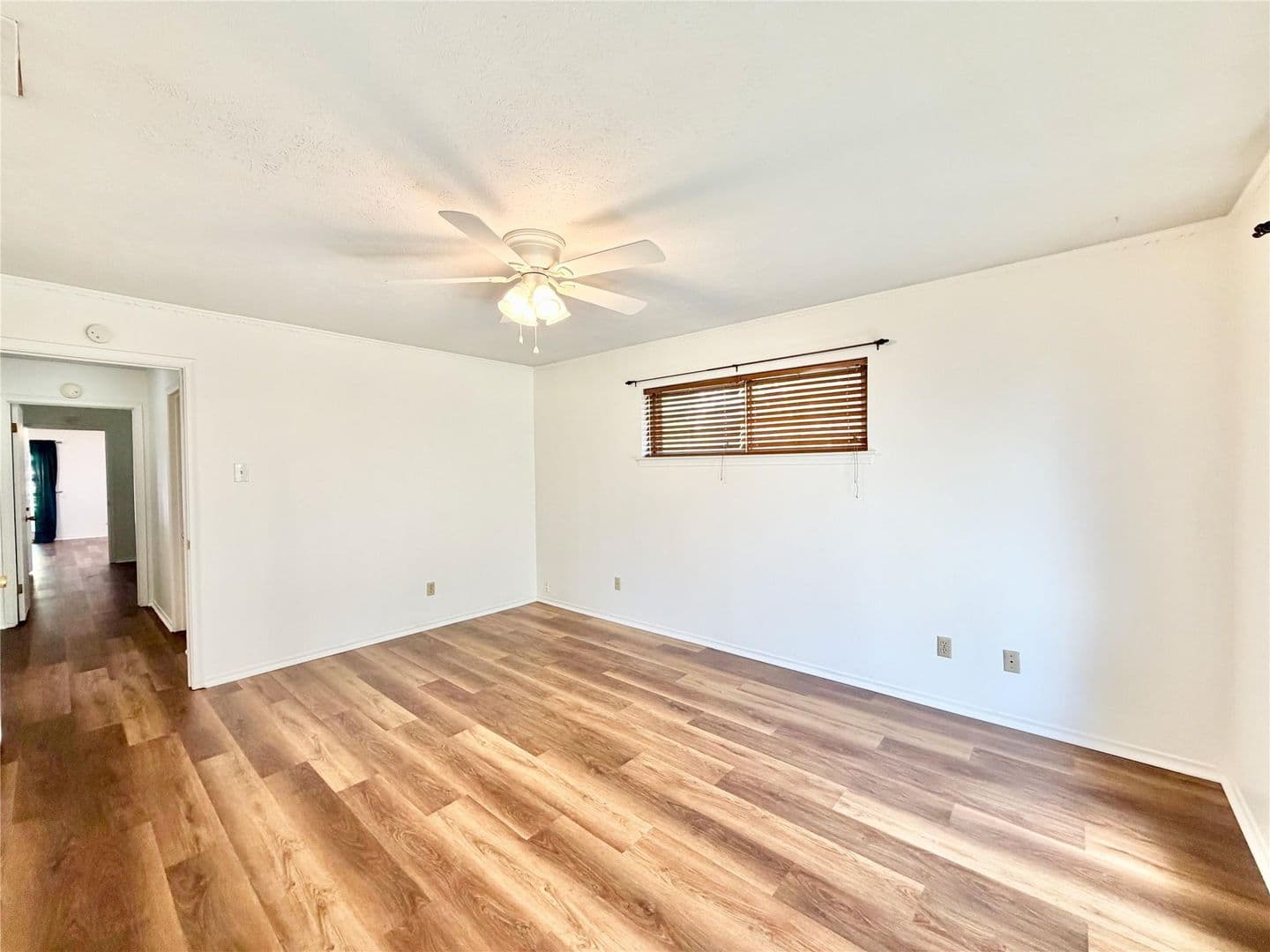 Dallas House: 8405 Lullwater Dr