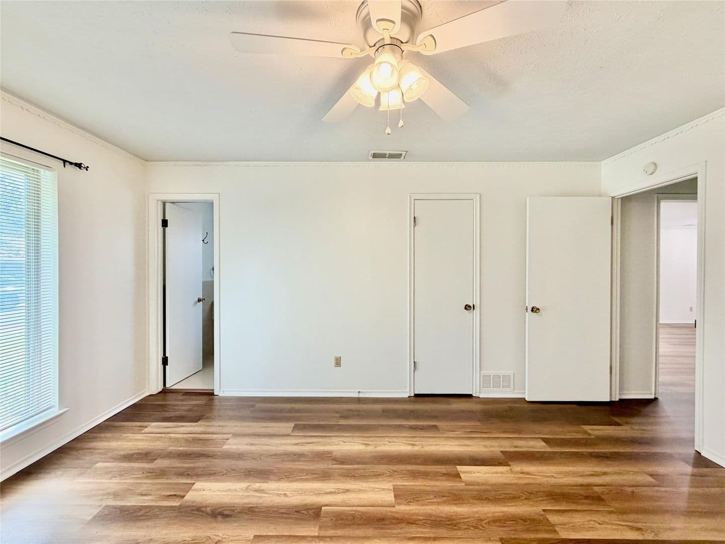 Dallas House: 8405 Lullwater Dr