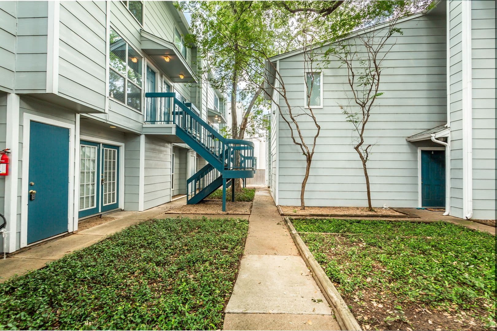 Dallas Apartment: 1901 N Fitzhugh Ave