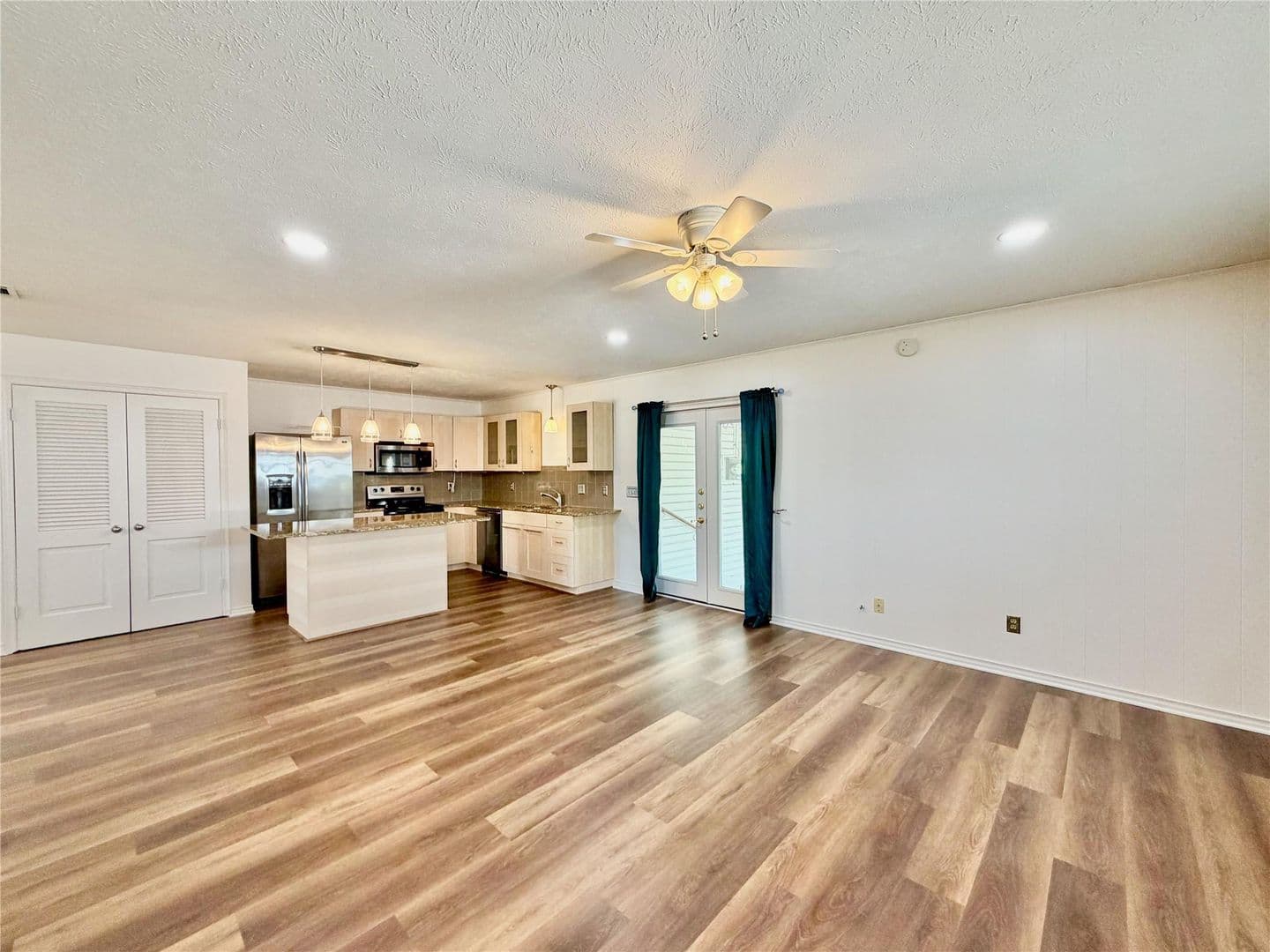 Dallas House: 8405 Lullwater Dr